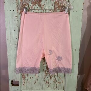 Women’s VTG Pink w purple Lace Trim Shorts